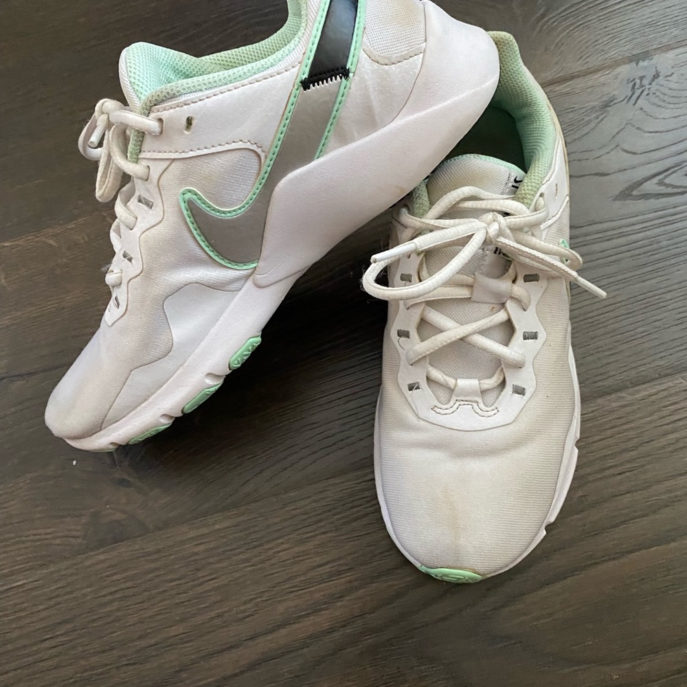 Woman’s  Nike Legend Essential 2 training sneakers in the White Mint Foam size 7